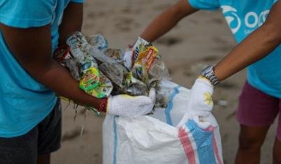  Volunteering Tourism 