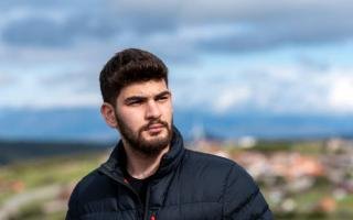 Mark Harris, 32